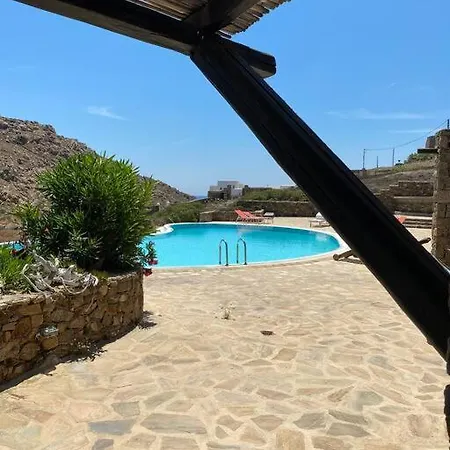 Village Pool بيت للعطل *